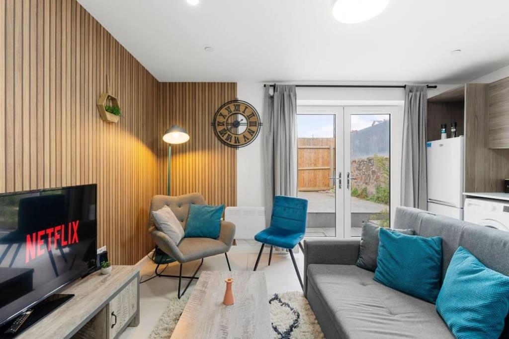 Modern Spacious Three Bedrooms With Private Garden Cardiff Exterior photo
